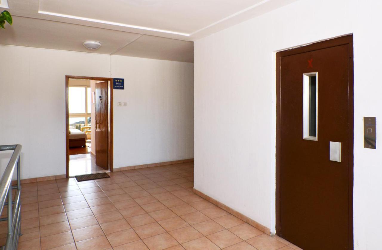 Apartment Vana Split Exterior photo